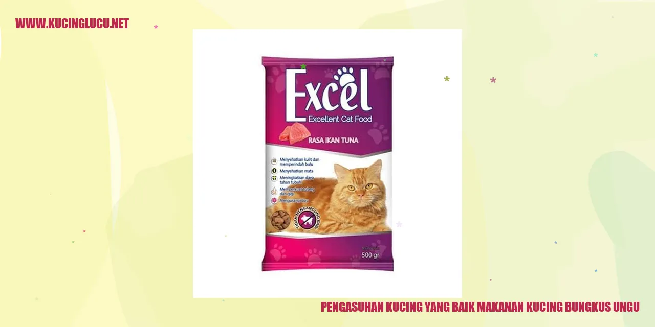 Kucing Makan Makanan Bungkus Ungu