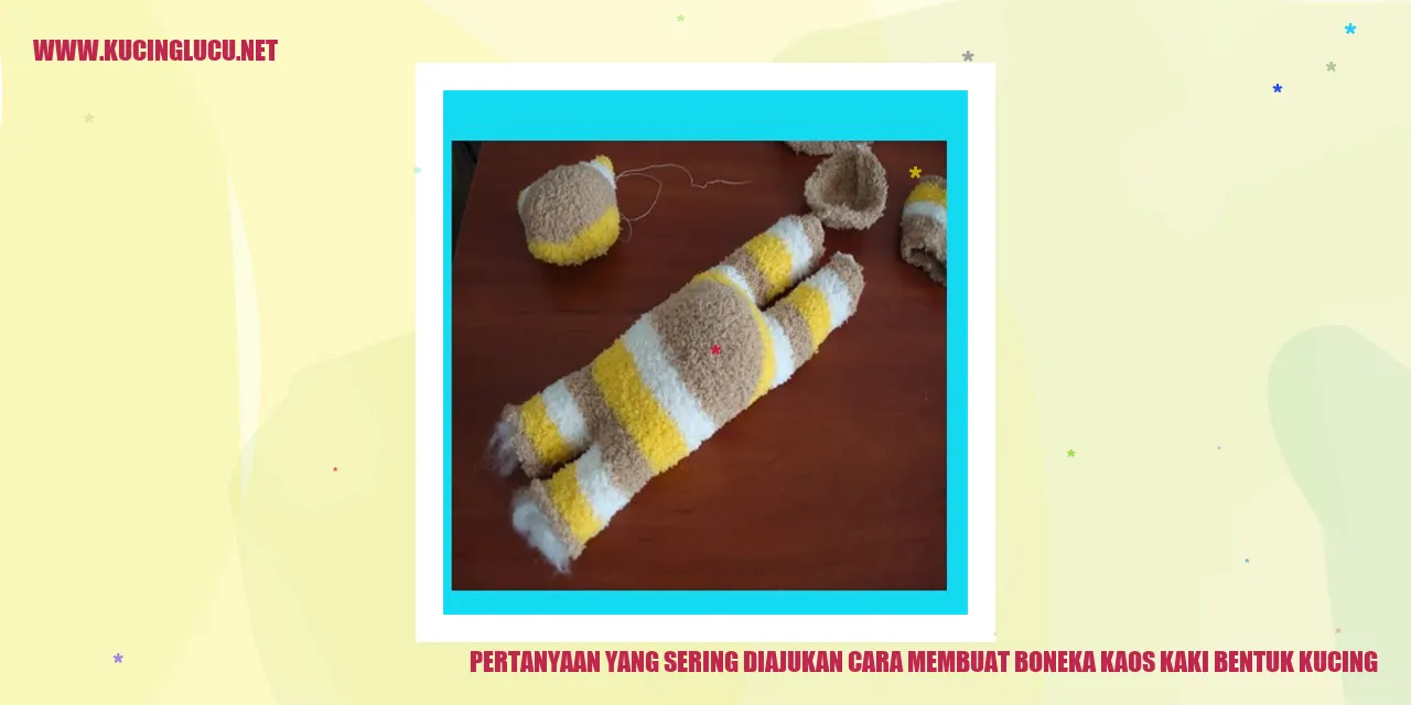 Boneka Kaos Kaki Bentuk Kucing