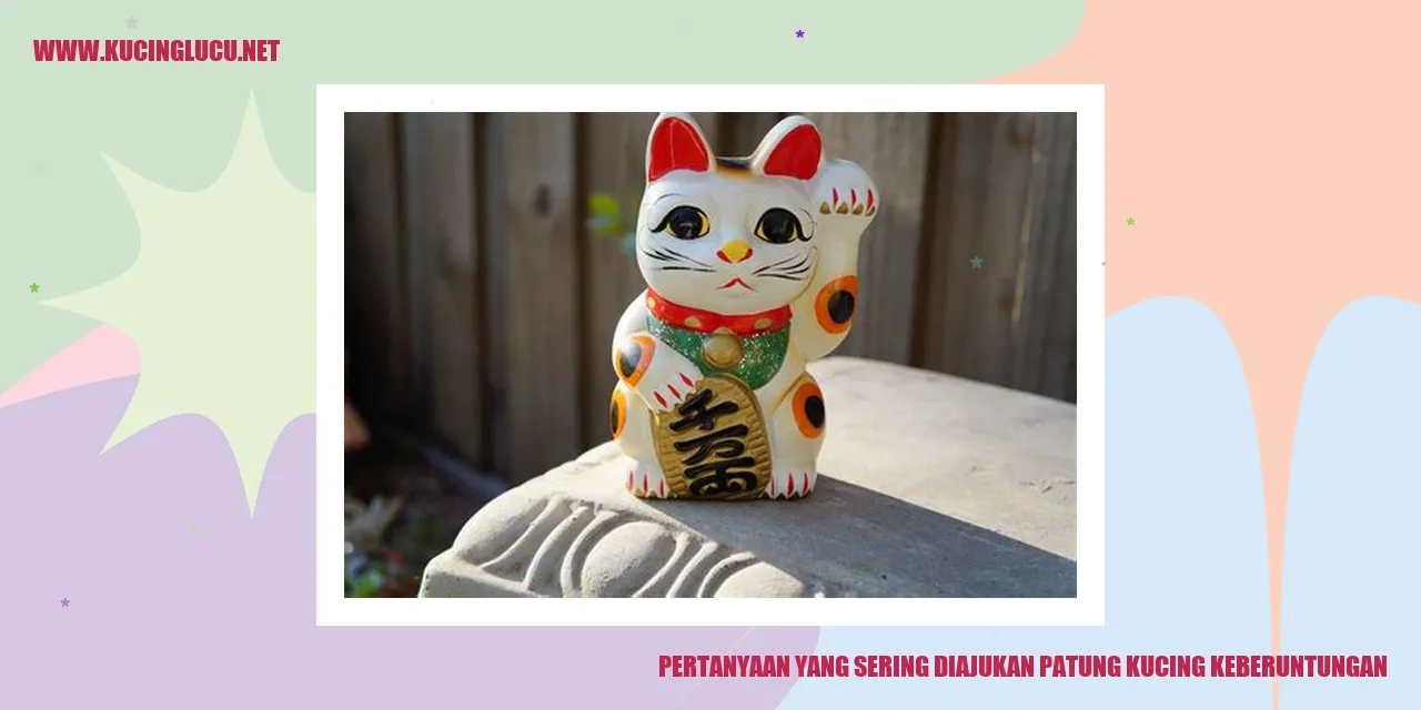 Patung Kucing Keberuntungan