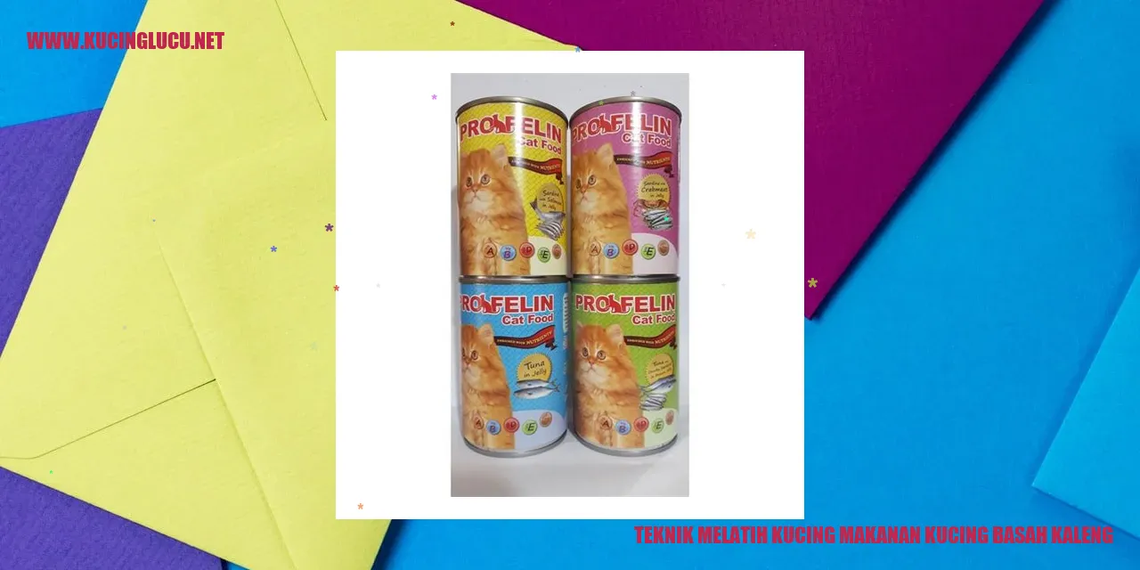 Gambar Kucing Menikmati Makanan Basah Kaleng