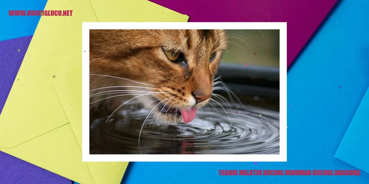 Kucing Minum Air yang Cantik